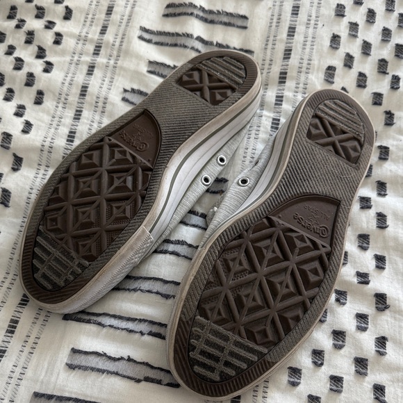 Converse Light Gray Slip-On Shoes - Picture 4 of 6